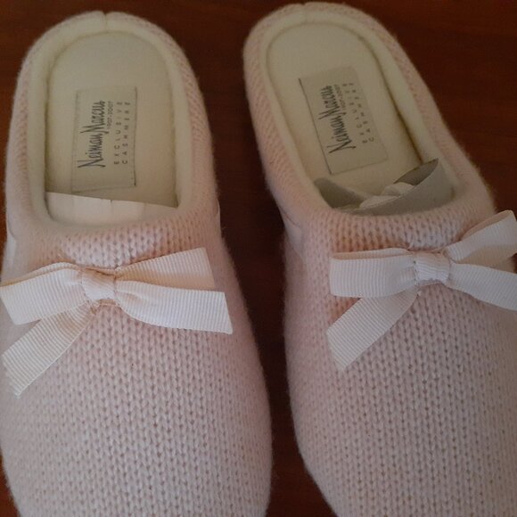 Neiman Marcus Cashmere Slippers - Picture 6 of 13